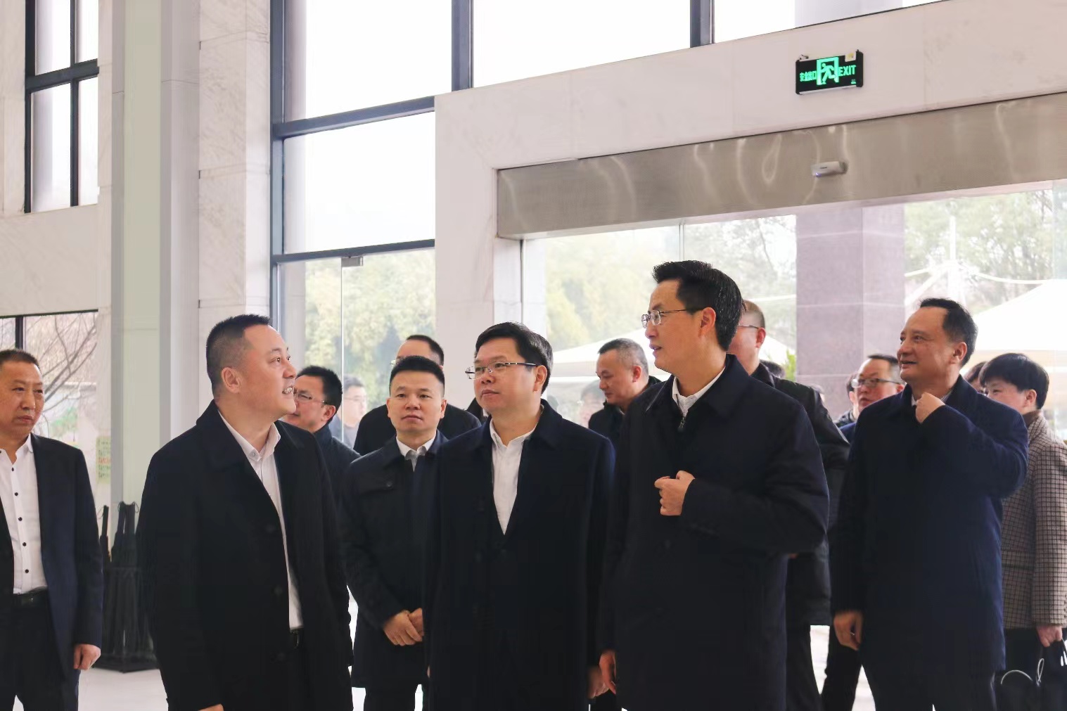 嘉兴市委书记陈伟一行莅临九州酷游ku游登录平台电气调研指导